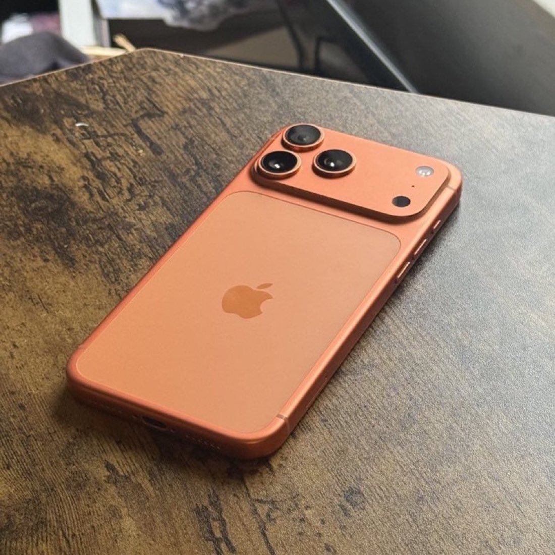 Holly - I like tech tweet media