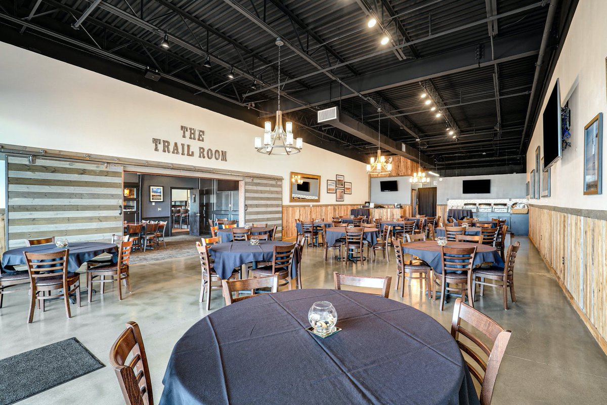 Blue Moose tweet media