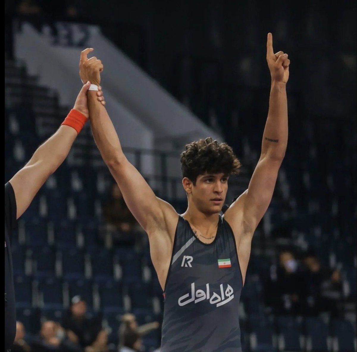 steve Jones tweet media