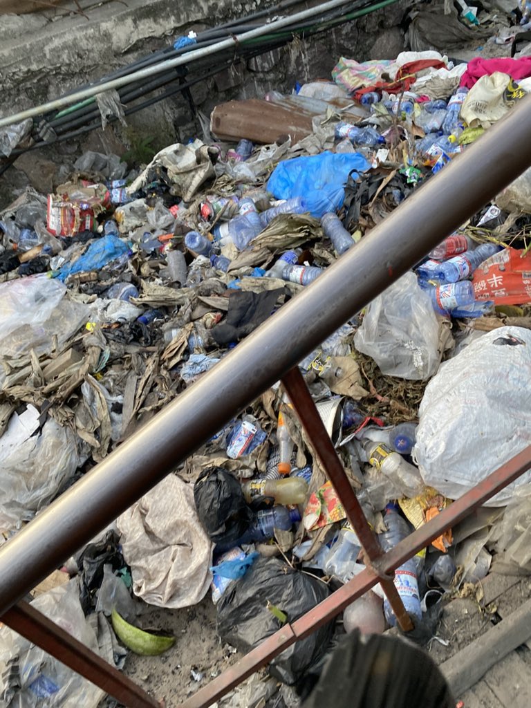RoseKazad1's tweet photo. Mbongo ya référendum baza nango mais ya créer une entreprise pour le recyclage et traitement des déchets ménagers et industriels,oyo kindoki te? @KiengeKki https://t.co/DxoQs70kAx