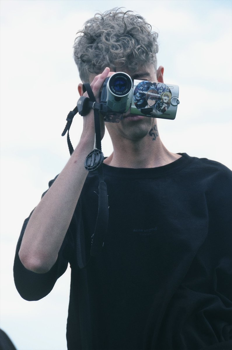 デーモンAstari tweet media