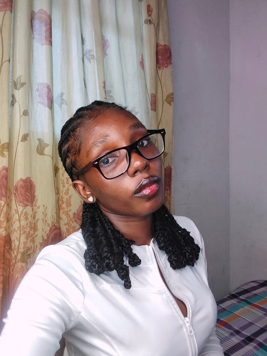 Chi chi 🍒 tweet media