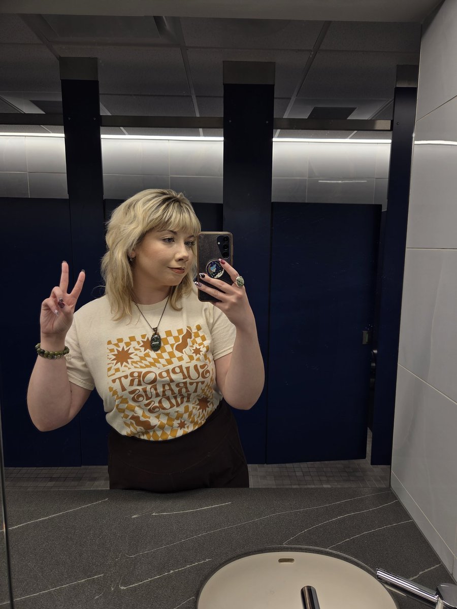 Bree 🌹⚰️ tweet media