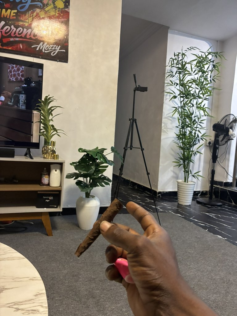 URGLY GRAMM🍃 tweet media