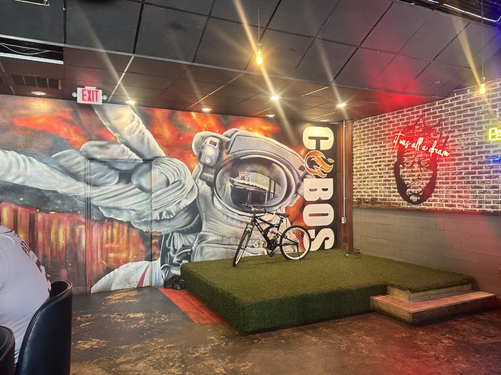 D to the R to the E tweet media