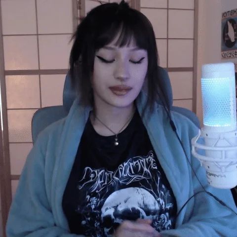 akscardsand's tweet image. We are going live with #stacksale day FIVE at 7pm tonight.

We've got Hall of Fame and retired base, Donruss/Panini/Unlicensed parallels and $2-and-up inserts and insert lots.

Make sure to clear your schedule, we're going from 7pm CST through 1030.

Stack your #AntHill!!