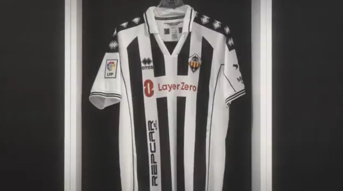 ELCHE CF ENFURECIDO 🌴 tweet media