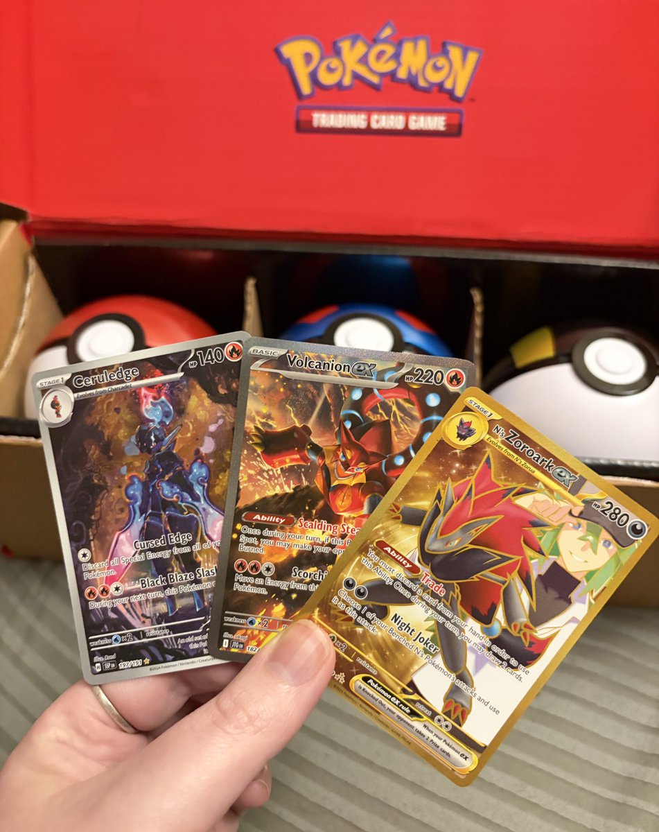 Gemboizzy's tweet photo. @pokemondealsuk Managed to get one when you posted the other day. Thank you 🫡 https://t.co/xGzG7vnD4s