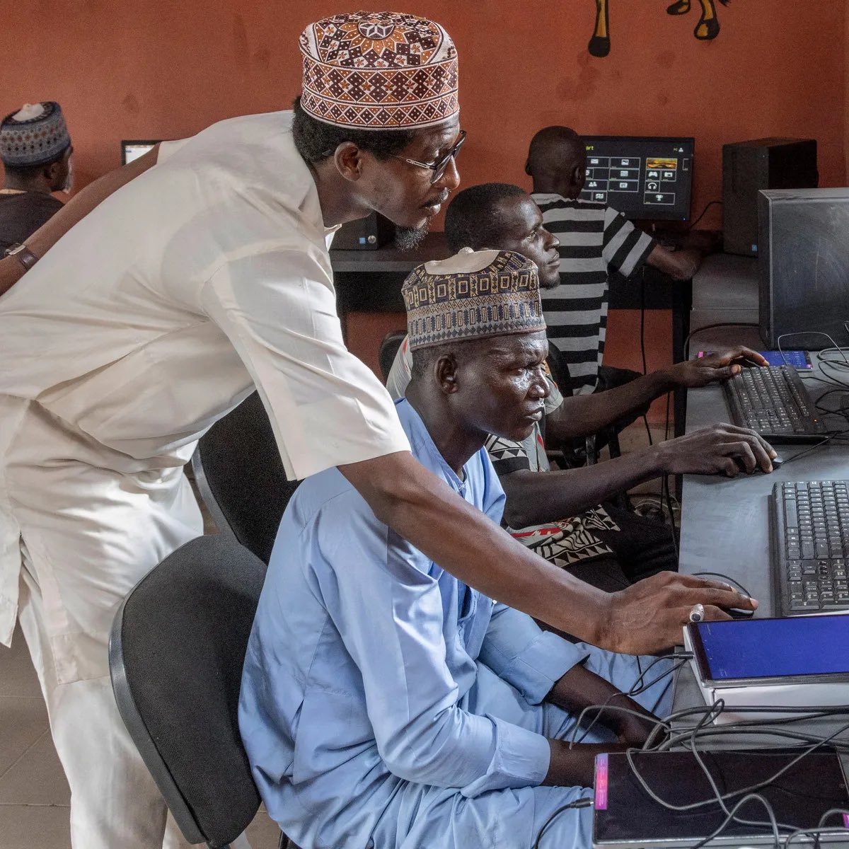 DefiantOutlaw tweet media