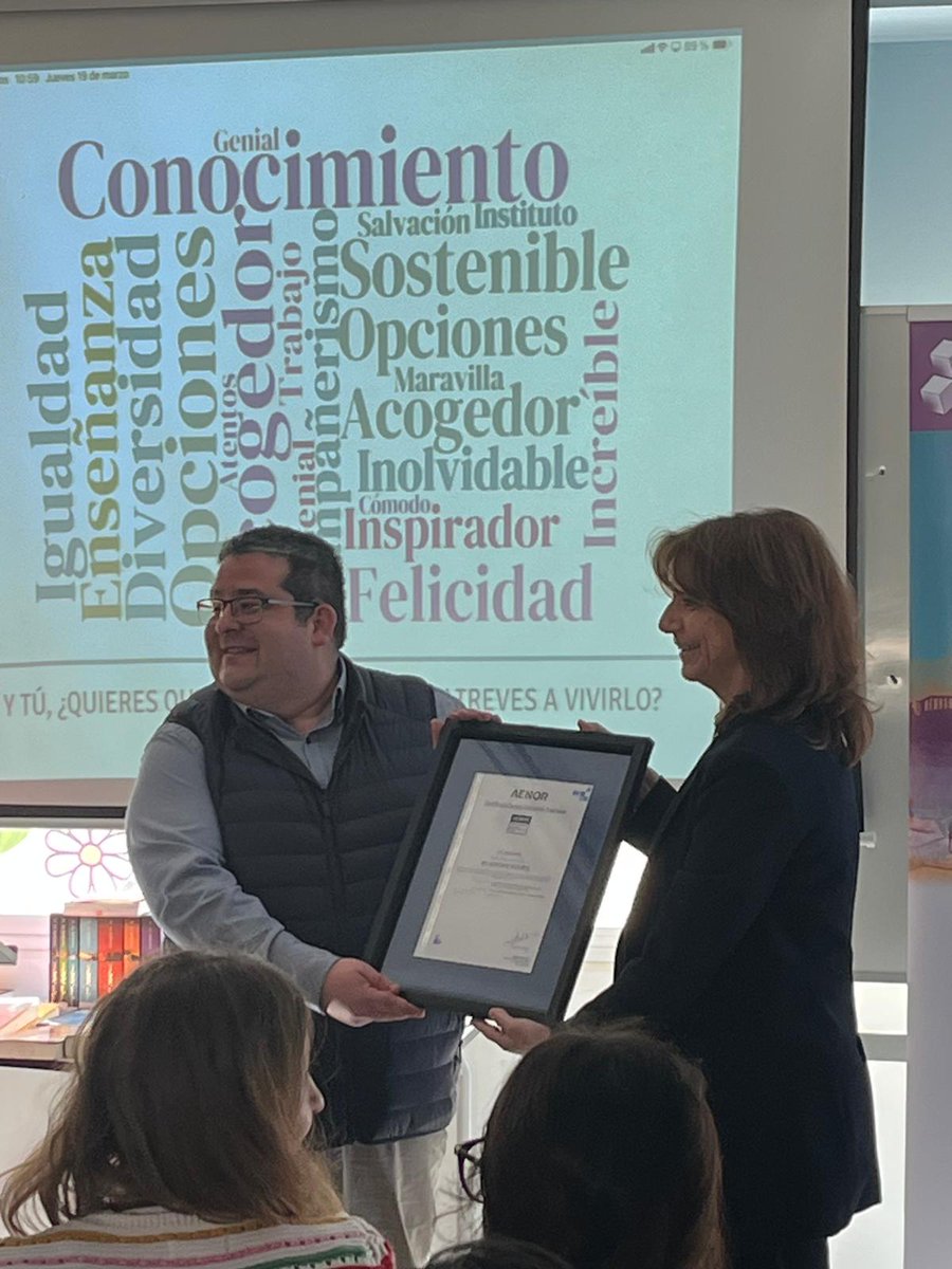 IesStgoRusinol's tweet photo. Hoy hemos recibido el certificado de AENOR que nos acredita como Centro Educativo Tolerante, gracias a las diferentes actuaciones que llevamos a cabo en colaboración con toda la comunidad educativa.
Gracias  por hacer de este colegio un lugar donde todos sumamos. https://t.co/Vk0upsKEHC