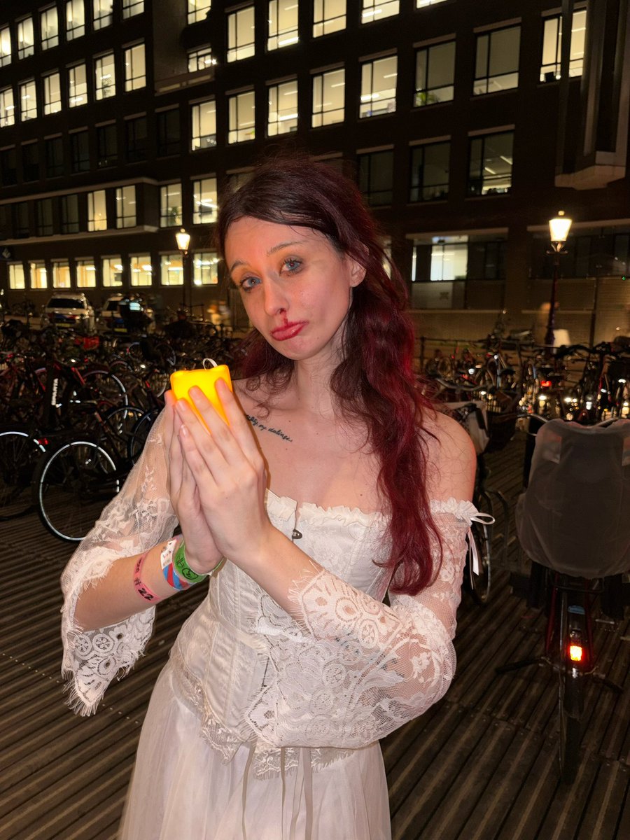 luna 𓆤 og crybaby tweet media