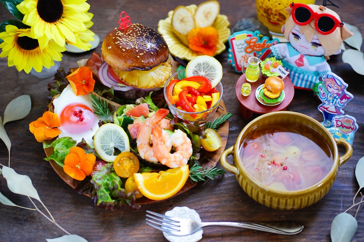 ガク君、皆様おはようございます✨
今朝はトロピカル回！
焼きパイナップルを挟んだトロピカルバーガーと、ネーブル果汁で味付けしたアボカドシュリンプ、レモン風味のパプリカピクルスを作ったよ🍔🍍
気分は南国！いつかハワイや東南アジアへ行ってみたいっ🏝️😎
#ガク食オープンキャンパス
#おはガク