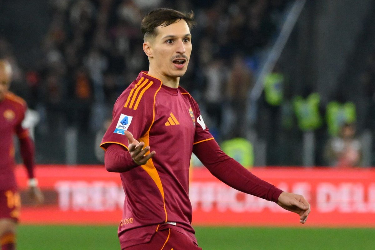 AdaanPortela's tweet photo. Bryan Zaragoza
-> 0 minutos en los últimos 3 partidos de Serie A.
-> Fuera al descanso en la ida de Europa League contra el Bologna.
-> 0 minutos en la vuelta.

🔥 El que se fue a la Roma porque quería jugar el Mundial https://t.co/AysjsxymXi