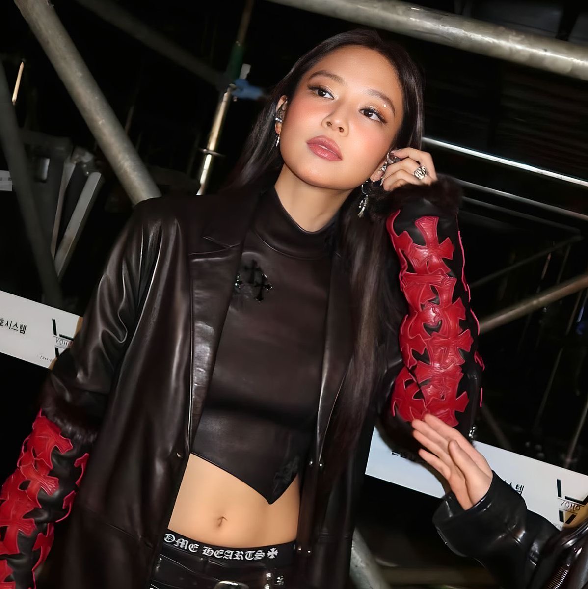 Jennie Chart Data  tweet media