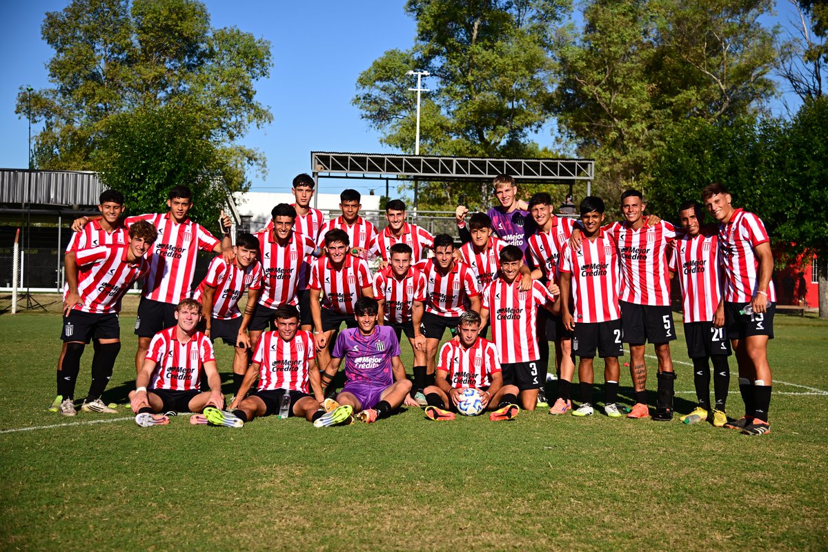 EdelpFutbol's tweet photo. 🤜 Esto sigue, juntos 🤛 https://t.co/fkYhNnJ1Un