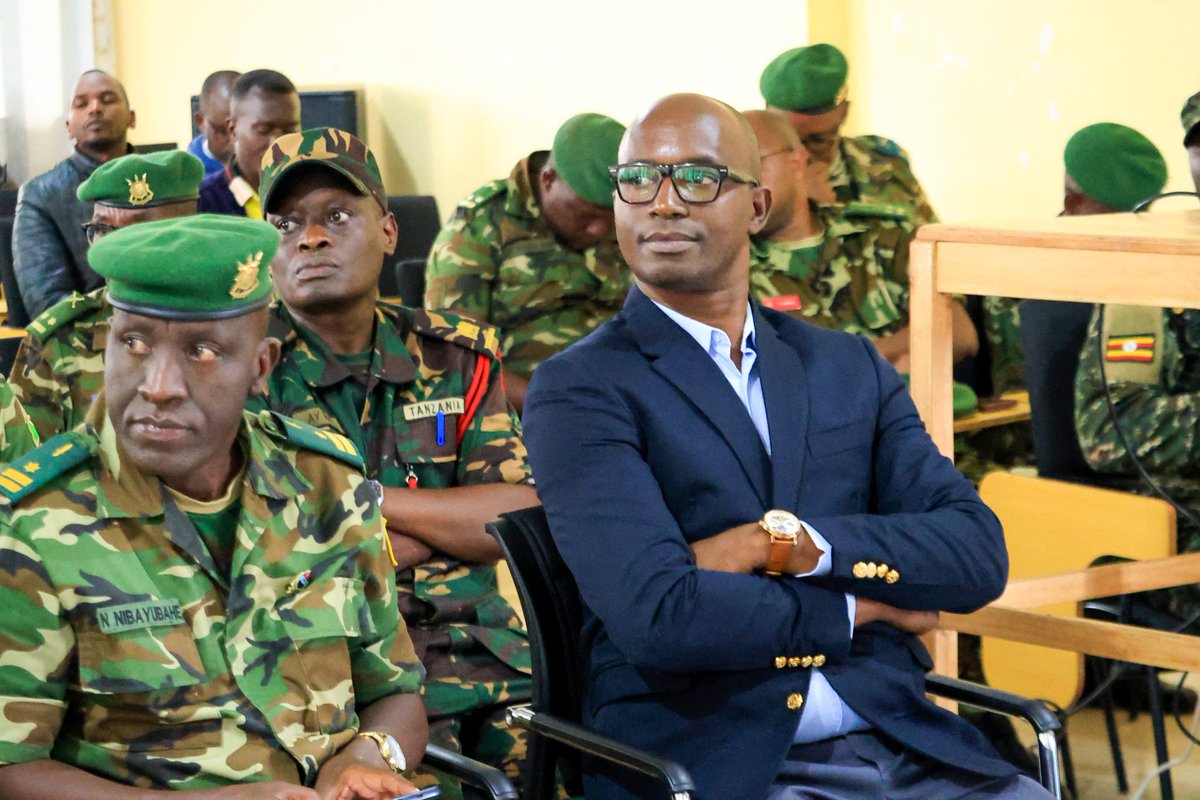 PAEEJ_Burundi's tweet image. 😍 Quand le @PAEEJ_Burundi inspire l'#EAC. Des officiers de l’École supérieure de commandement et d’état-major de l’EAC ont visité le siège du PAEEJ à Gitega ce 19/3/2026, pour comprendre son rôle dans la prévention des conflits et la préservation de la paix.