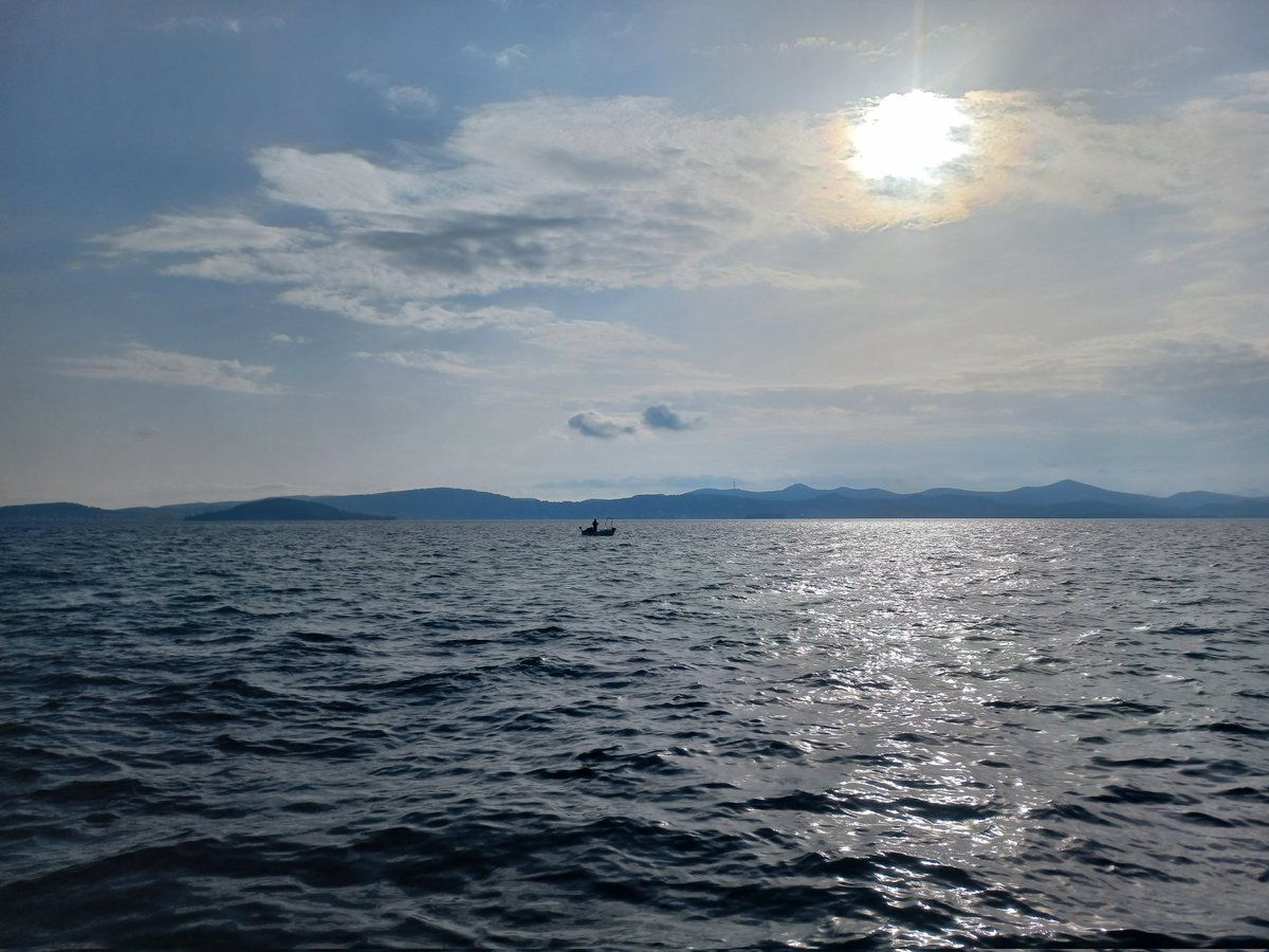 esto y que adorni explote como fabián vena en el final de resistiré por cadena nacional.