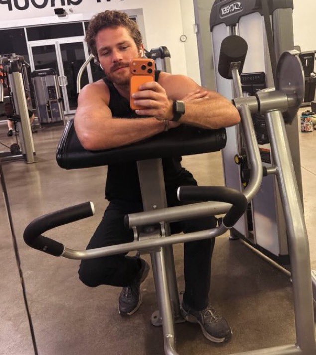 Austin Medeiros tweet media