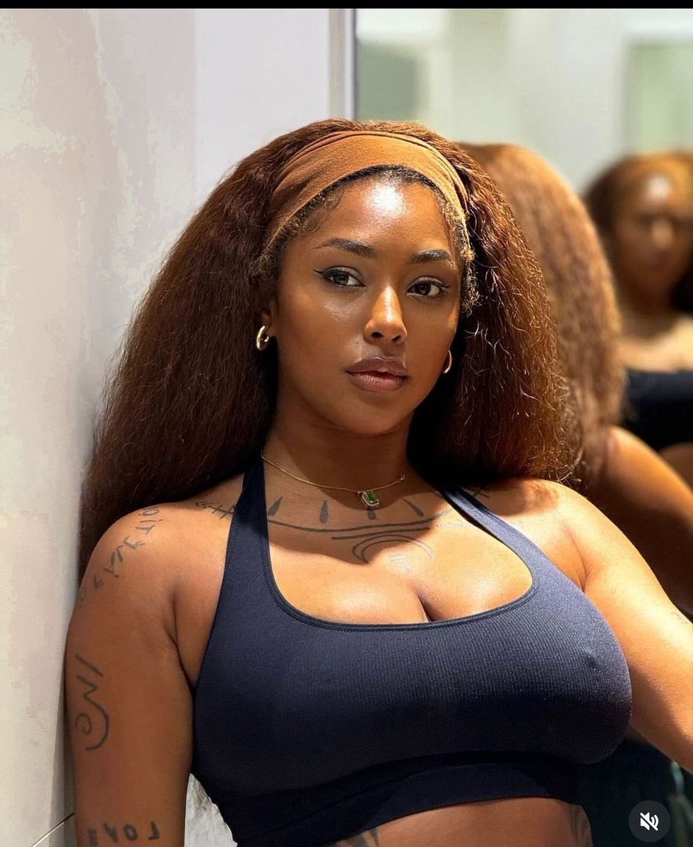 melanin mermaid🧜🏽♀️ tweet media