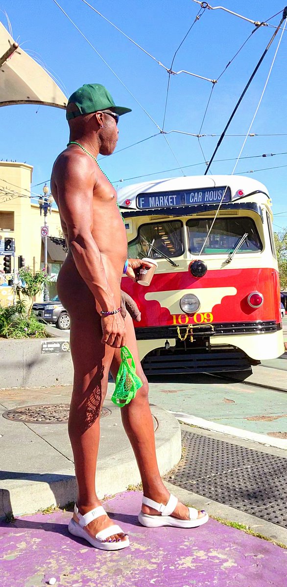 Datdude81557780's tweet photo. St Patty's 

#publicnaked #nudistgay #normalizenudism #NormalizingNudity #NakedIsNatural #publicnudity #nakedpublic #NakedAndNotAshamed #gay #nakedguy #nakedcoffee #nudist https://t.co/atoRb7oA38