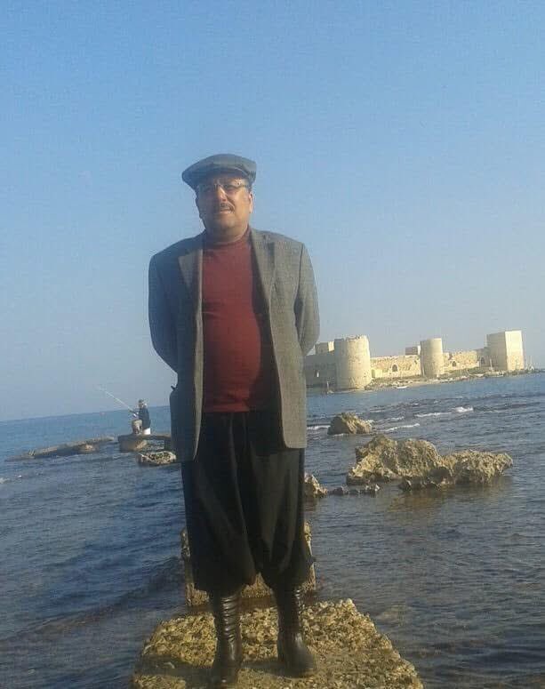 “Cân bula cânânını
Bayrâm o bayrâm ola
Kul bula sultânını
Bayrâm o bayrâm ola

Hüzn ü keder def' ola
Dilde hicâb ref' ola
Cümle günâh af ola
Bayrâm o bayrâm ola”