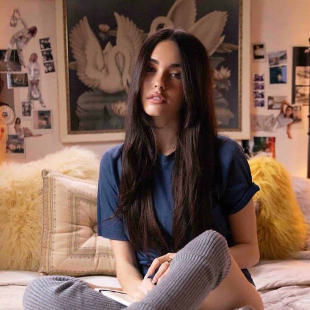 jude 🦢 tweet media