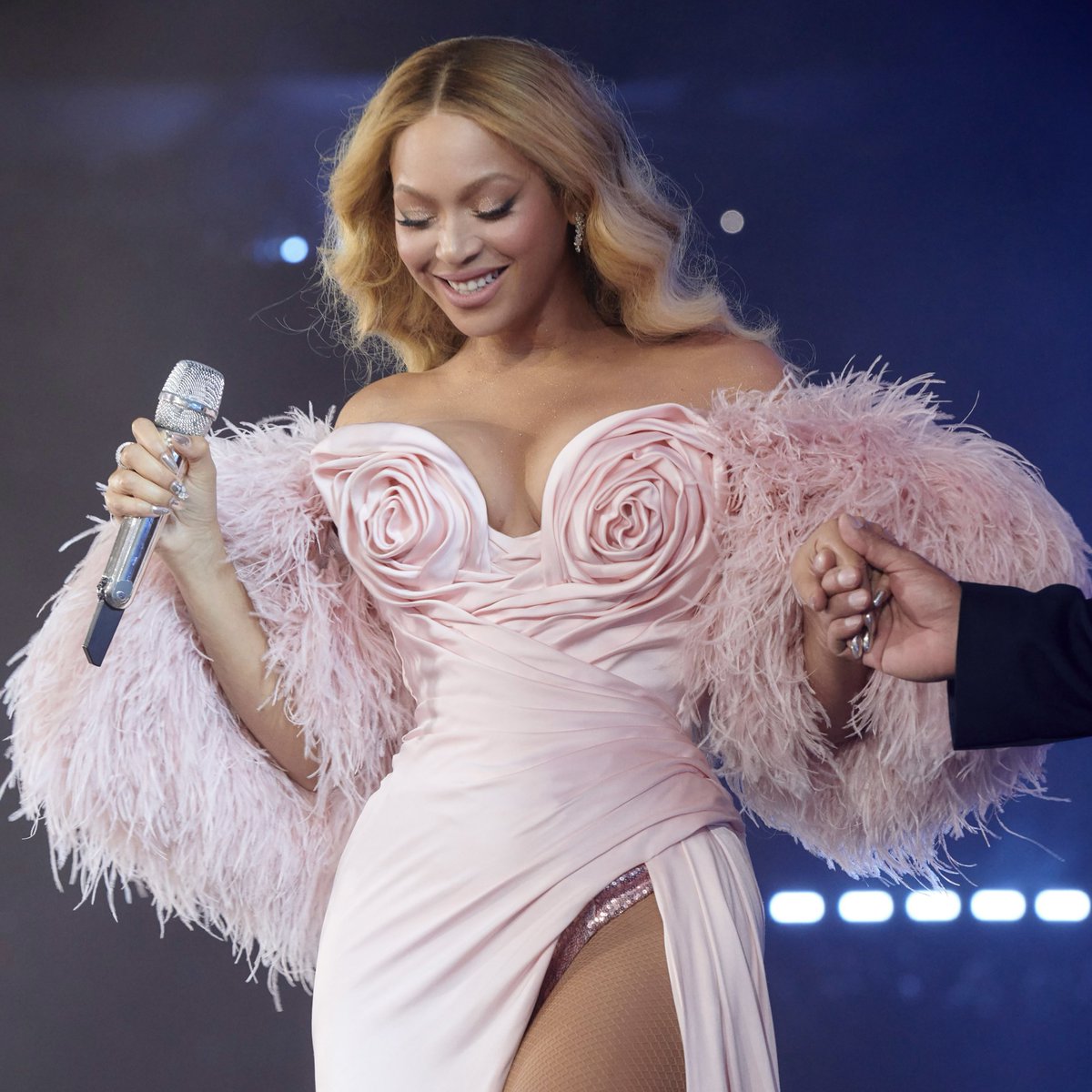 Beyoncé Access tweet media