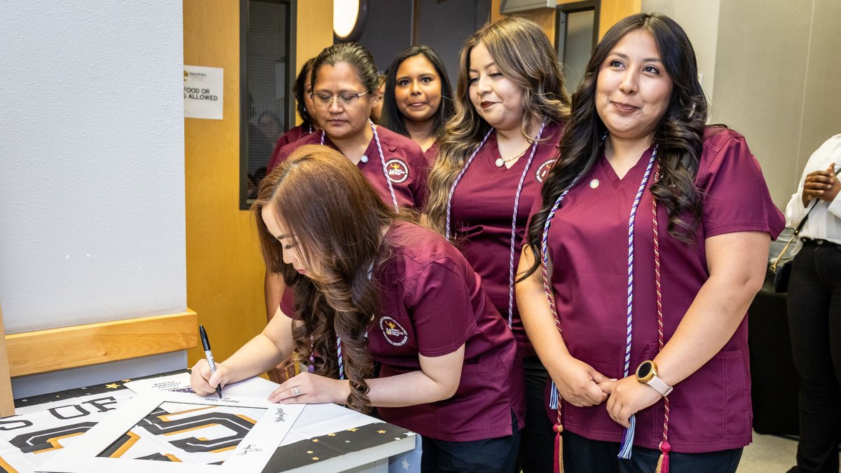 California Community Colleges tweet media