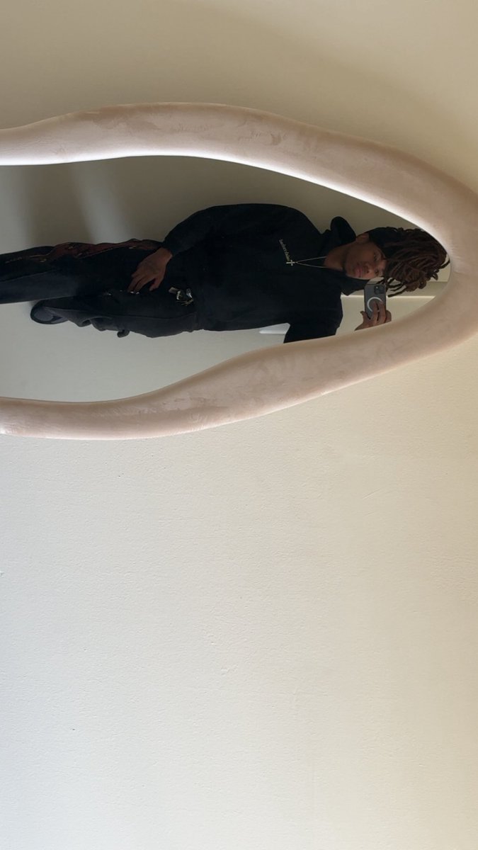 Larry 3x tweet media