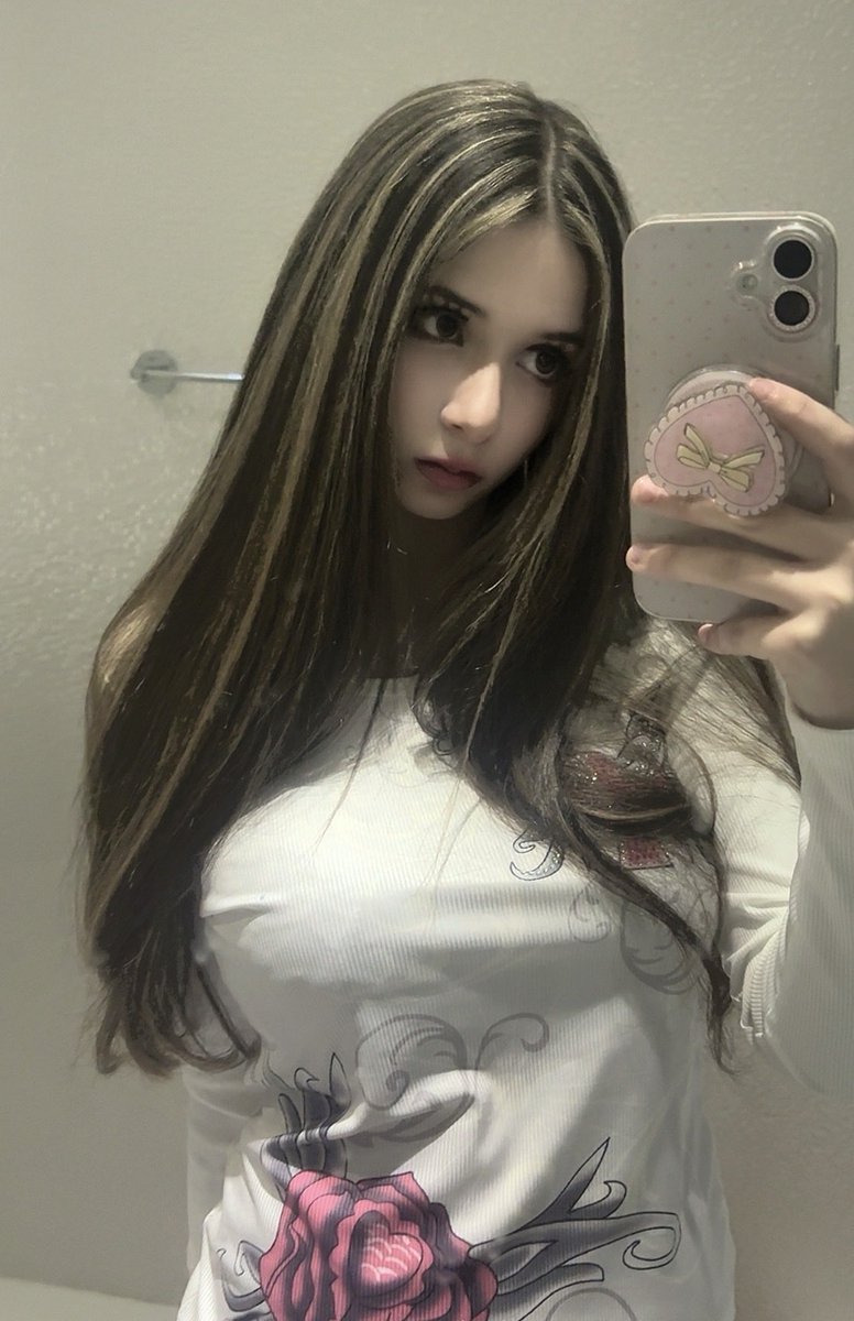 Tia જ⁀➴ ⋆✭ tweet media