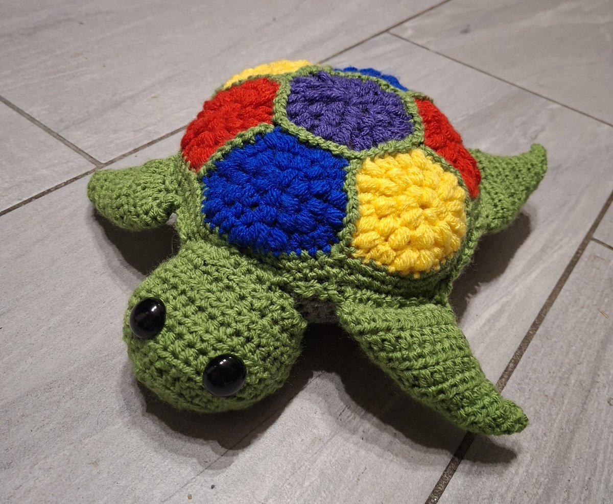 artificialFly tweet media