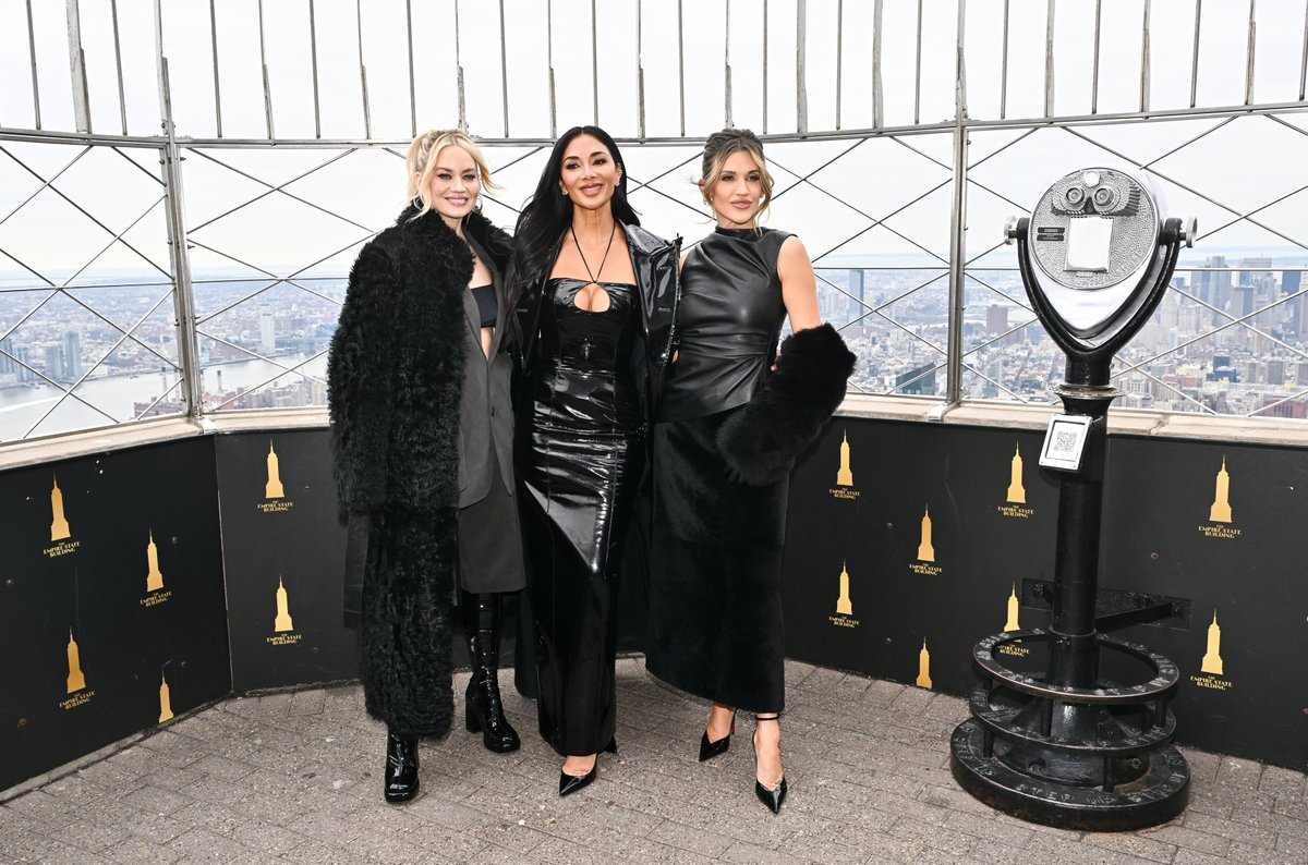 On The Red Carpet tweet media