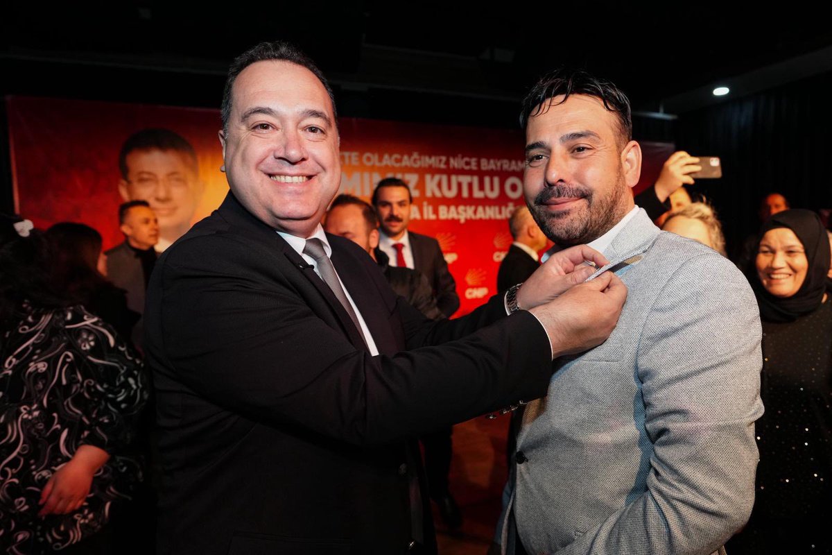 YeniPartManisa's tweet photo. İl Başkanımız İlksen ÖZALPER, İl Yönetim Kurulu Üyelerimiz, CHP Manisa Milletvekilimiz Ahmet Vehbi BAKIRLIOĞLU, Büyükşehir Belediye Başkanımız Besim DUTLULU, Salihli İlçe Başkanımız Mustafa ÖZER, Saruhanlı İlçe Başkanımız Selahattin ŞAHİN, https://t.co/zYCoOjNuTp