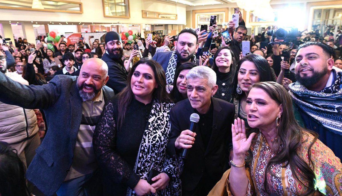 Sadiq Khan tweet media