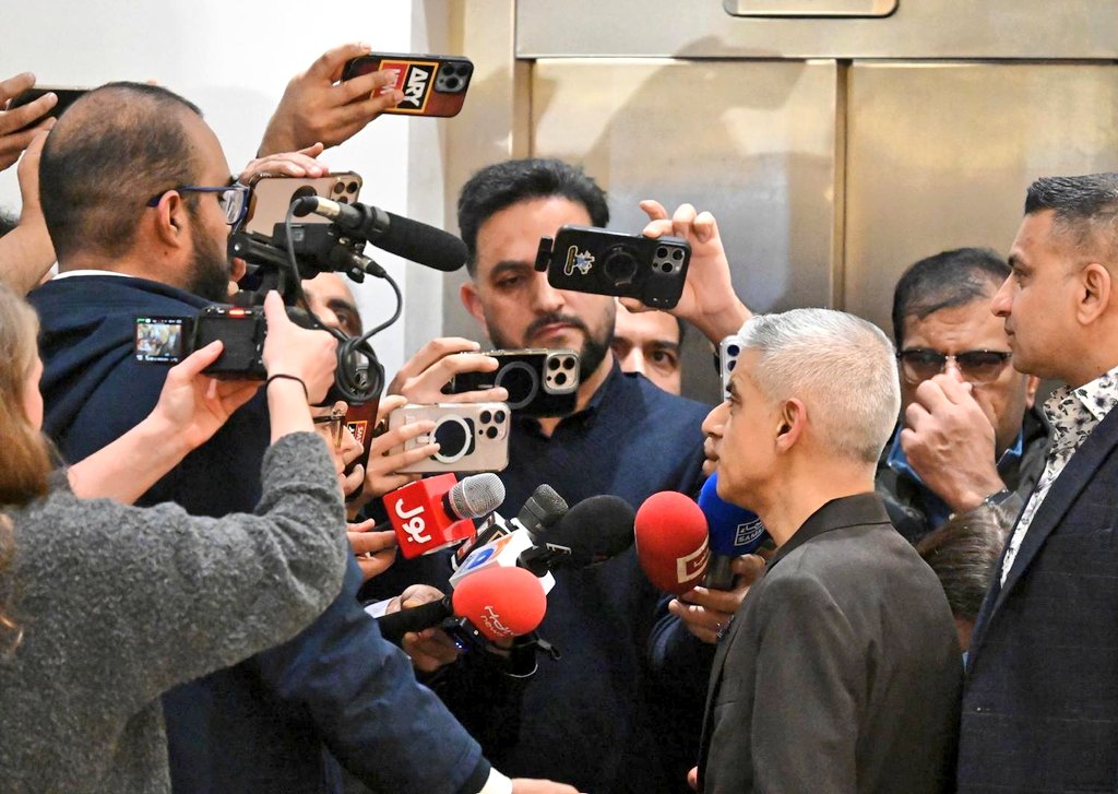 Sadiq Khan tweet media