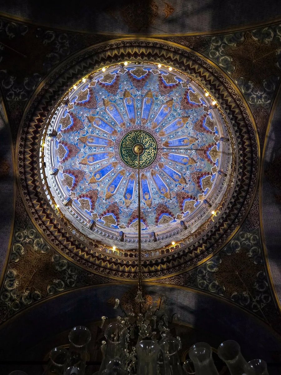 Old World Explorer tweet media