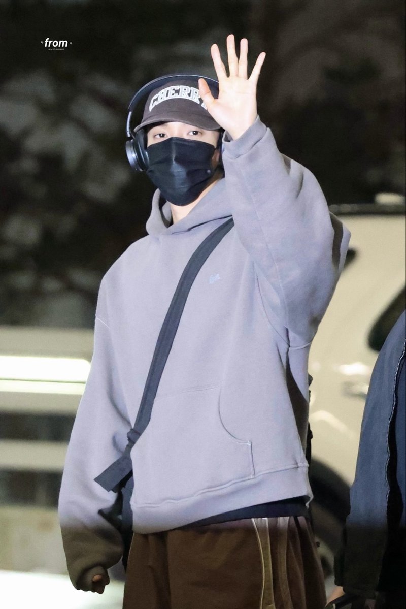 ⋆ 𝙛𝙧𝙤𝙢 ⋆ tweet media