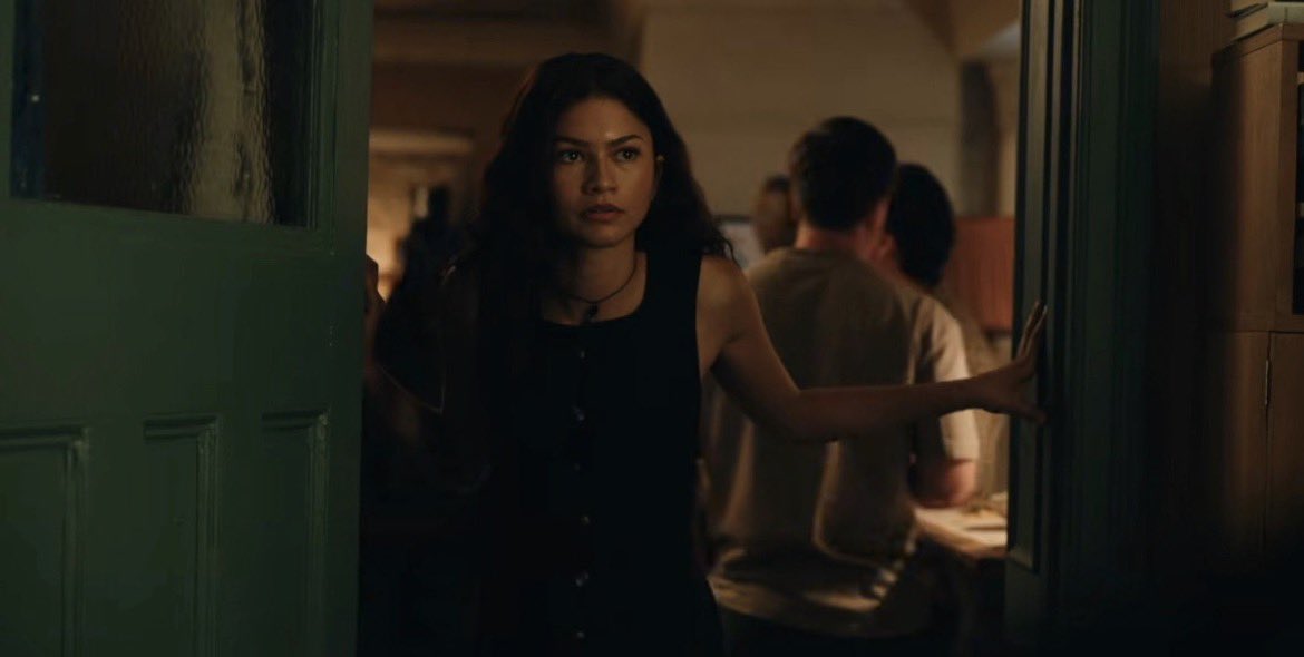 Boonedox01's tweet photo. QUESTION: If brand new day takes place 4 years after NWH, then doesn’t that mess up the MIT timeline??
In NWH Ned &amp; MJ are just now accepted into MIT— and in the video Peter watches in the trailer, Ned says “first day at MIT” so isn’t that kind of a continuity error? #brandnewday https://t.co/FKjxmDSWAK
