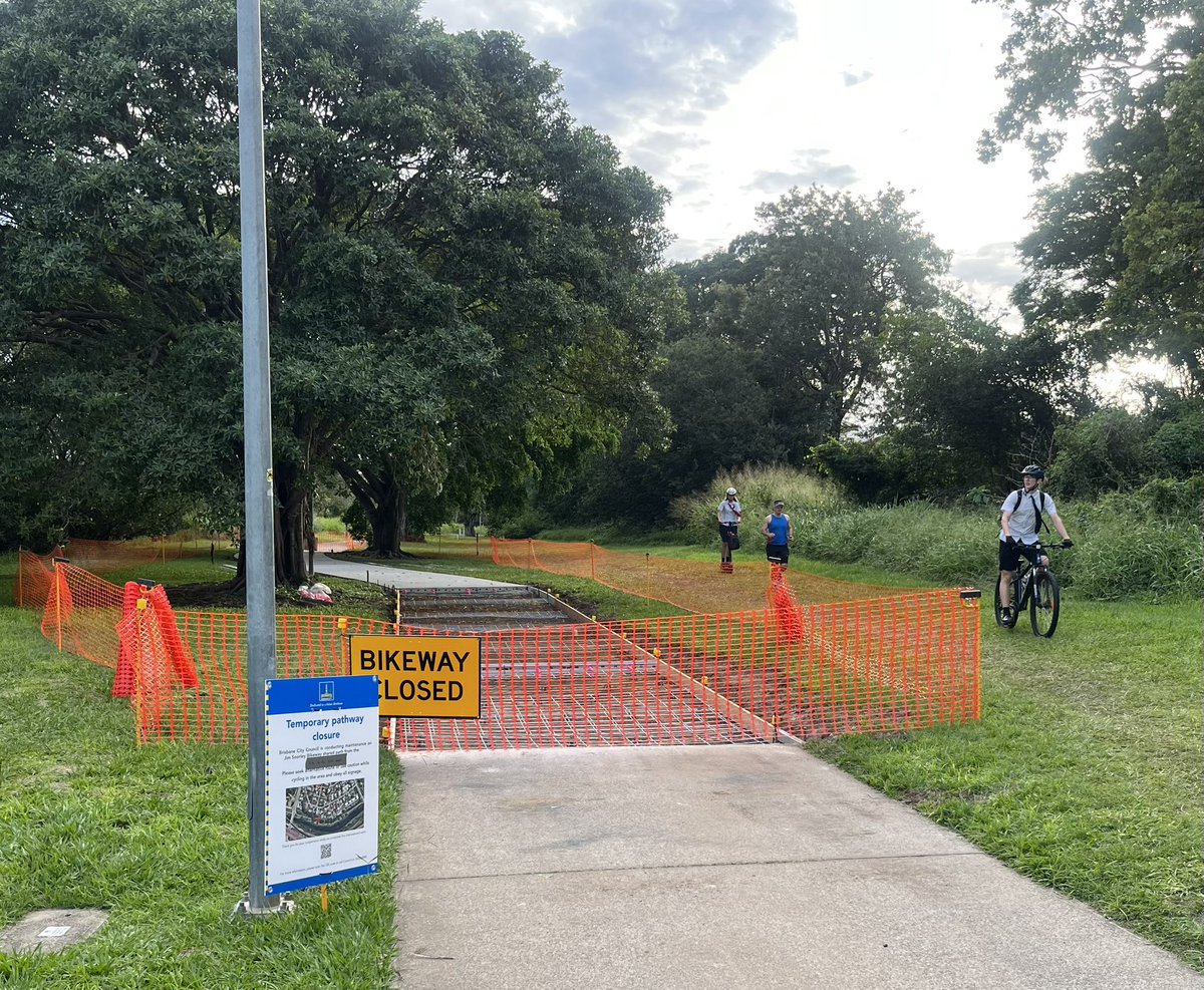 Airport BUG tweet media