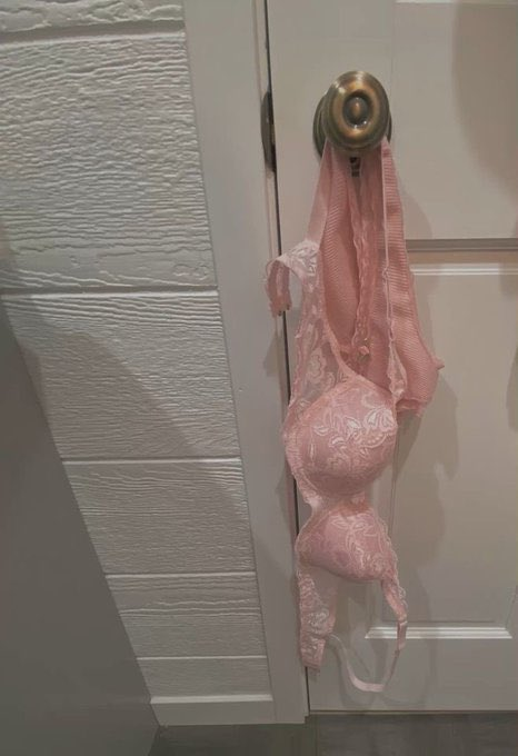 Mila 💄 tweet media