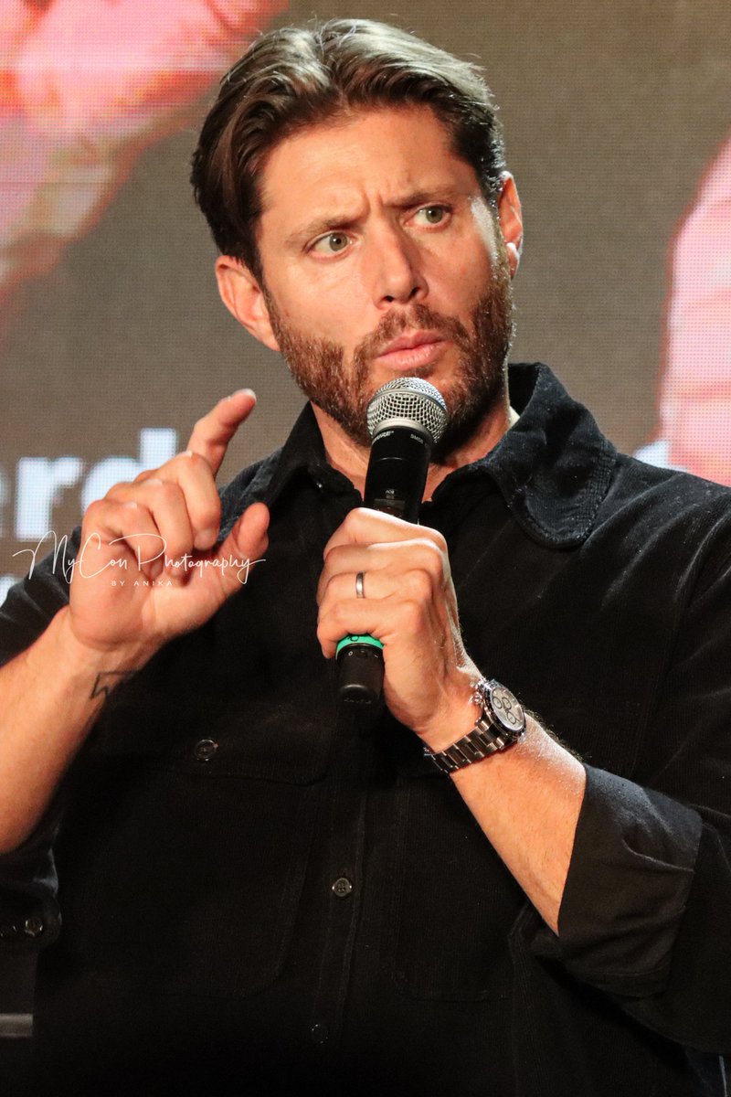 aber_spn's tweet photo. With all the fabulous footage from #TheBoys premiere I'm even looking more forward getting to Rome next month for #Jib16 🥰 Any chance that you'll keep Karl Urban around to attend Jib, @JusInBelloCon? Asking for a friend (me). 😂 Or maybe at Jib17? 🤞💚😉
📸 @myconphoto https://t.co/VxIIfI5ytP