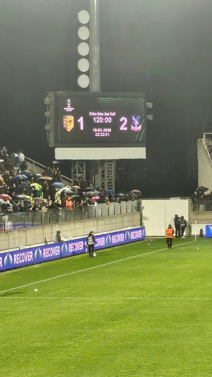 lindatheeagle's tweet photo. Fuck me but we did it! What a night  #cpfc https://t.co/GDLhE6xPMb