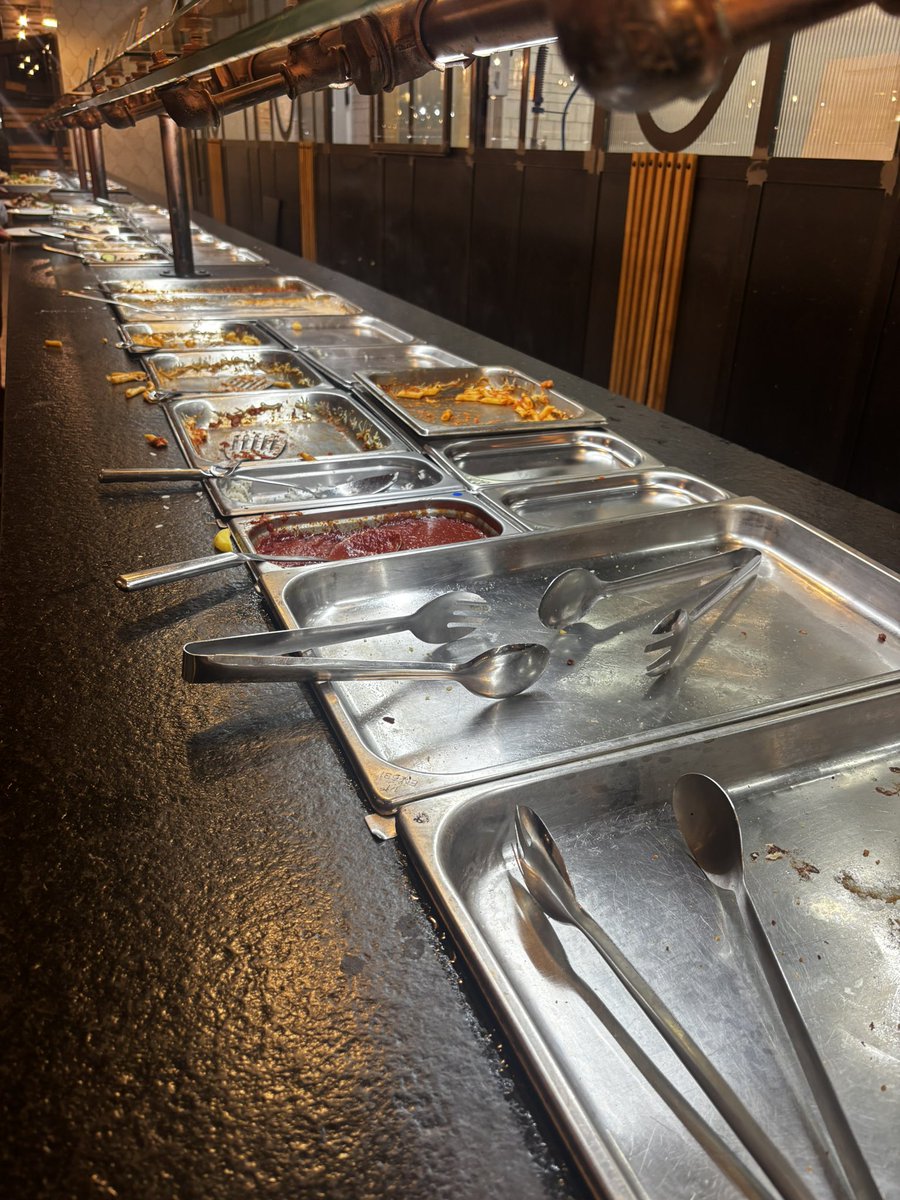 alexito_1986's tweet photo. @MuerdeLaPasta  lamentable servicio en un día tan señalado como el 19 de Marzo, nos hemos tenido que ir ante la escasez de comida durante esta noche en el local de Alcorcón , Parque Oeste, nos han devuelto el dinero , pero nos ha ocasionado un trastorno y un problema con los niño https://t.co/R1NQ5TNEBS