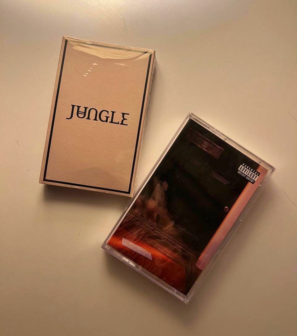 WhatIsLove tweet media