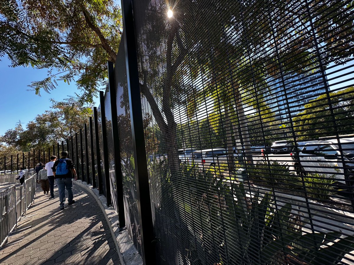 Inside Universal tweet media