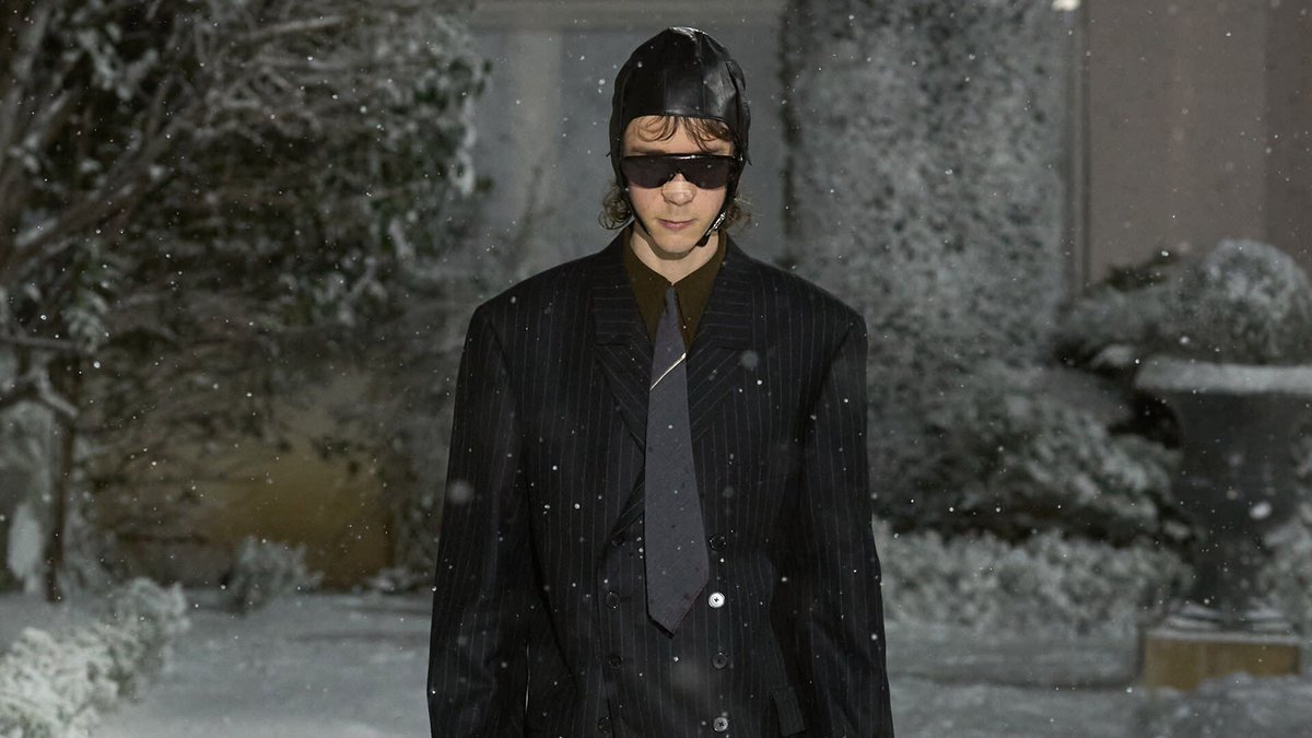 Complex Style tweet media