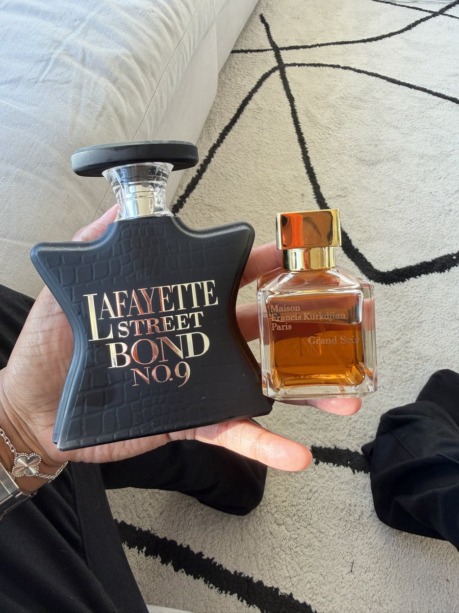 Symoné B. Beez tweet media