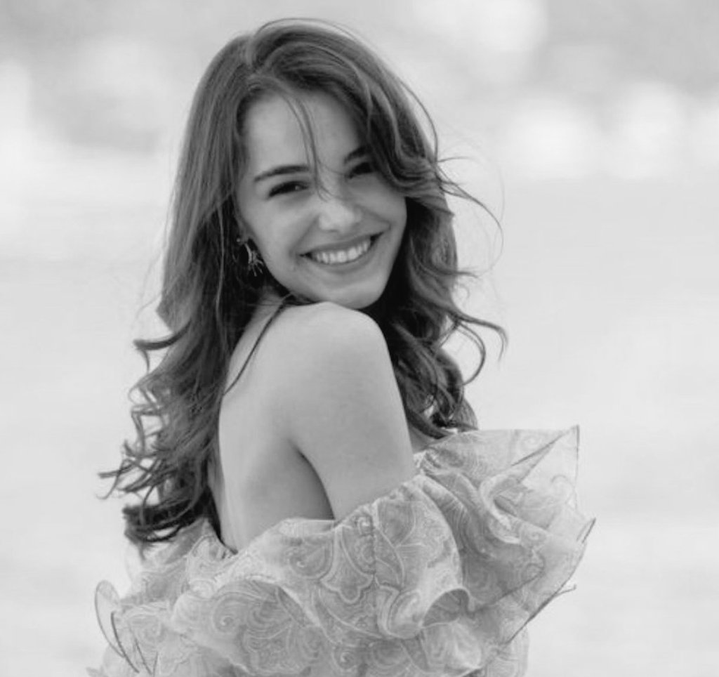 Feliz Cumpleaños 🎉❤️🥂🎶 Hafsa
Hermosa ...
#HafsanurSancaktutan