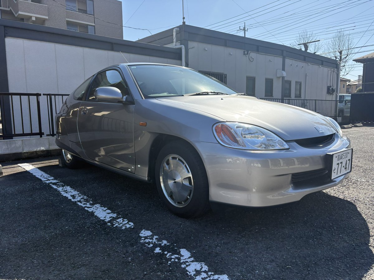 HaitokusyaK's tweet photo. ZE1 初代インサイト 納車されました㊗️
ずっと乗りたくてこのために頑張ってきたので感無量ﾃﾞｽ…
いまんとこドノーマルピカピカ車です、
交換したばかりのIMAで燃費リッター26台をキープ
 #納車 #HONDA  #ZE1 https://t.co/esiAhb3Bfn