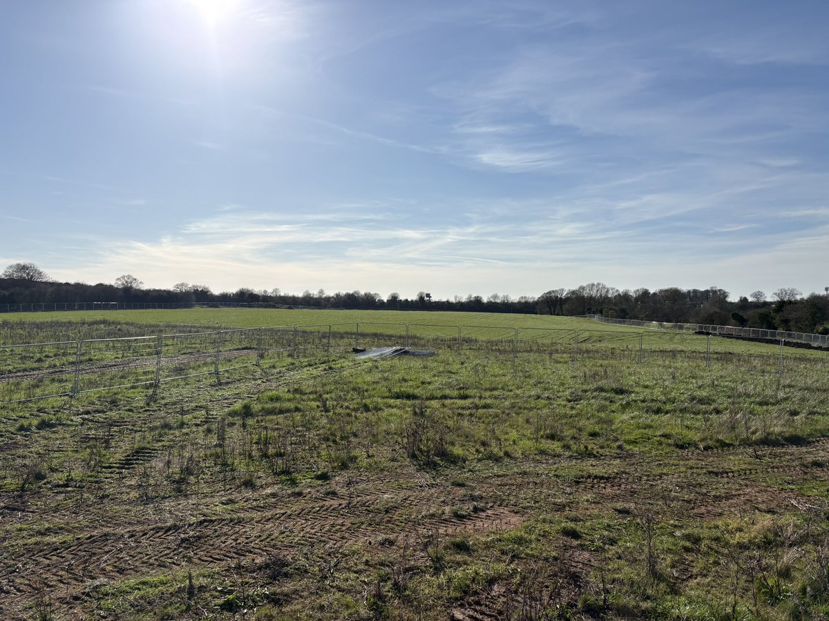 HillTreeCare's tweet photo. 1500m of site fencing installed in Stafford for a new build site for a new client. #fencing #newbuild #groundworks #buildingsite #stafford https://t.co/jMteYc5VZD